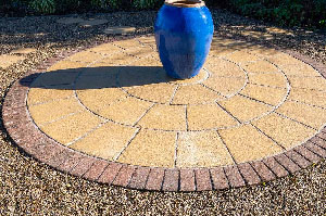 Stoke Mandeville - Paved Feature Circle & Stepping Stones